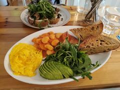 牛油果吐司-Egg•Allday Brunch(襄阳北路店)