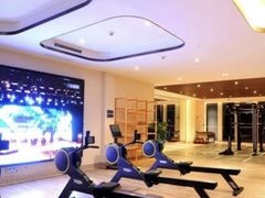 -黄金时代游泳健身云畔会所(绿地中心双子塔店)