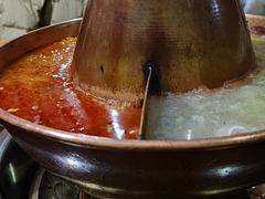 -果松木炭酸菜铜火锅·外婆参鸡汤