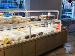 面包甜点陈列柜-百年义利(幸福大街店)