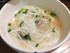 上鸡汤捞米线-云海肴·汽锅鸡·云南菜(美罗城店)