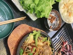 -臻牛烤肉