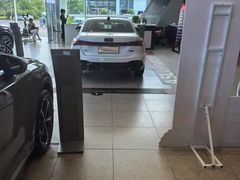 -上海永达奥诚奥迪4S店(申江路店)