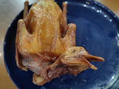 红烧乳鸽-煲煲掂风味煲仔饭餐厅(西区店)