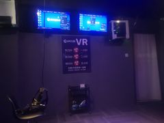 -VR 间客漫·PS电玩·虚拟现实包间游戏电竞(街道口店)