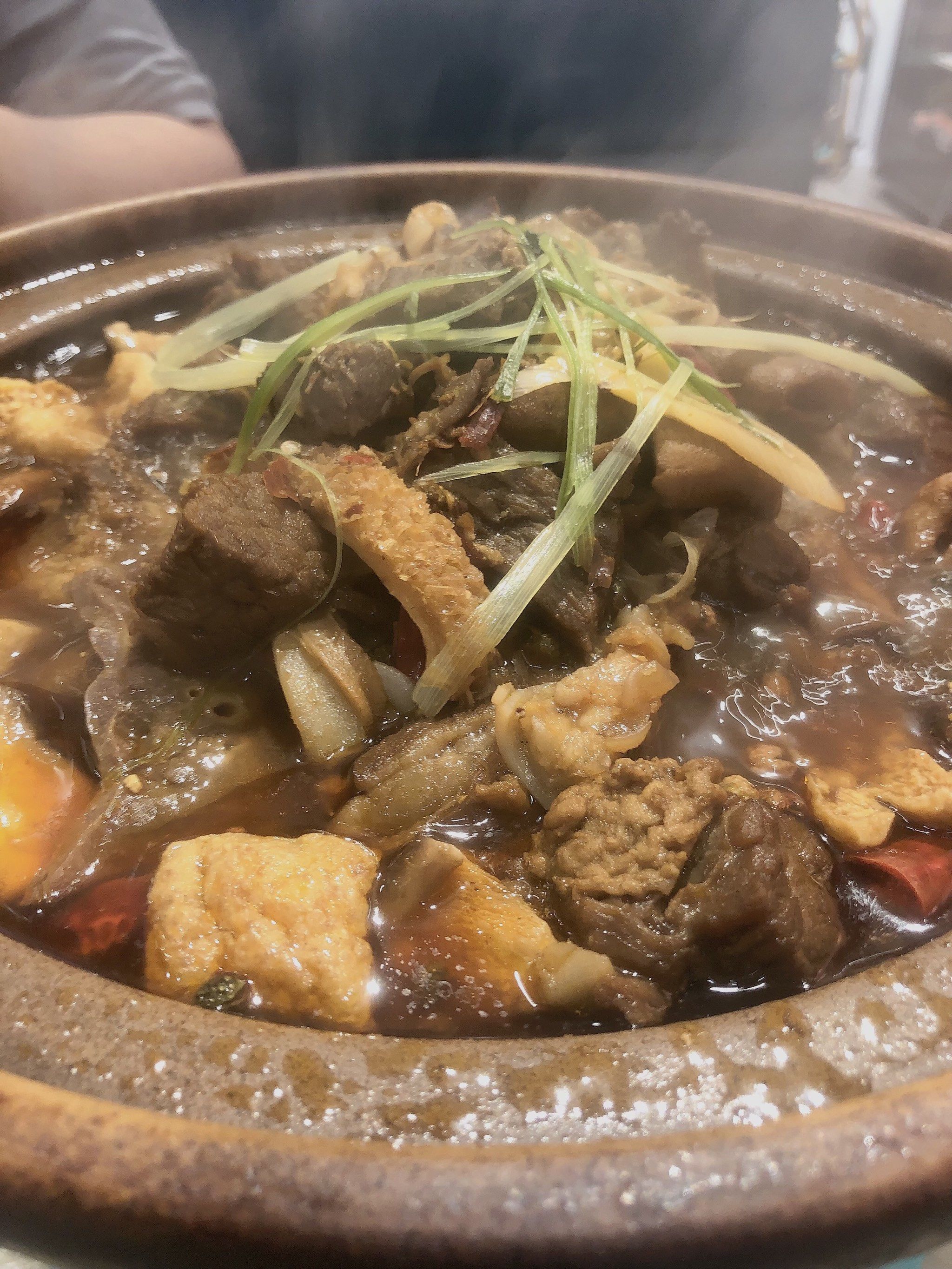 地摊牛杂煲超实惠