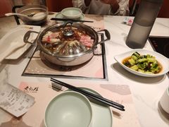 -黄记煌三汁焖锅(新佳丽江汉路店)