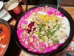 鲜果酸奶-塔哈尔·新疆盛宴(城西银泰店)