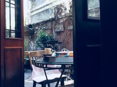 靠窗位-古董花园(思南路42弄小区店)