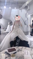 -艾米丽婚纱礼服