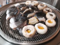 -围炉肉舍•炭烤活鳗•丹东海鲜烤肉(步行街店)