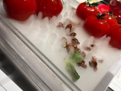 番茄脆菇沙拉-小大董·烤鸭(观景餐厅·南京西路店)