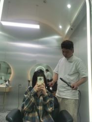 -Tloml salon