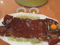 乳猪-伍月花酒楼