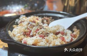 Signature Spare Ribs and Preserved Meat Clay Pot Rice