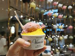 草莓-VENCHI 闻绮(广州太古汇店)