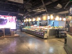 自助取餐区-日进一片海.生腌海鲜火锅.宵夜烧烤(三里屯总店)