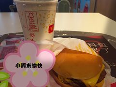 双层吉士汉堡-麦当劳(龙洞店)