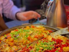 -鸣记脆皮烤鱼·海鲜烤鱼(三八广场店)