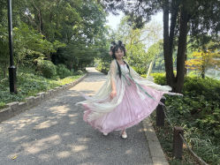 -梦回汉唐汉服旗袍体验馆(拙政园店)