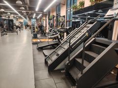 -岩顶健身(玄武店)