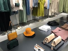 -URBAN REVIVO(欢乐海岸购物中心店)