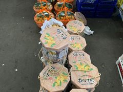 -上海龙吴水胜海发市场