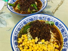 -渝之汇牛肉豌杂面
