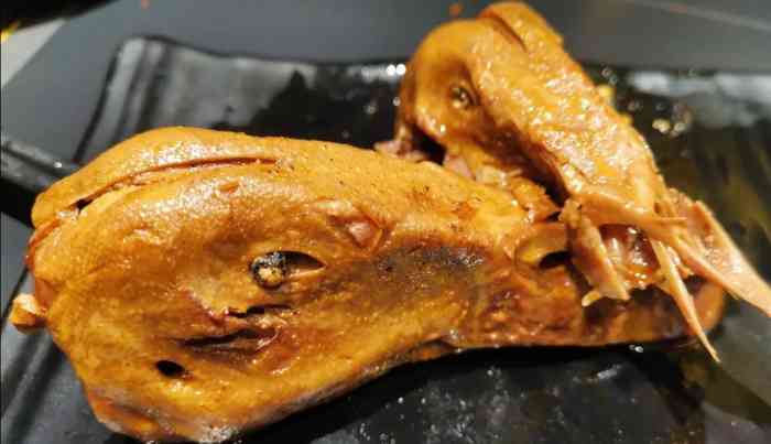 嘎嘎鸭脑壳(中央大街店)-"这还是元旦节吃的,点评一直没写.元旦假期.