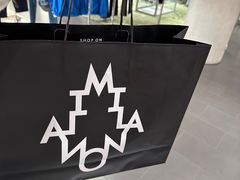 -文艺复兴百货(米兰大教堂广场店)