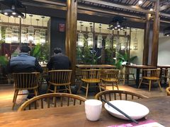 露天位-阿瓦山寨·湘菜现炒·剁椒鱼头王(咸阳总店)