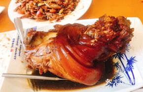 Abundant Pork Shank
