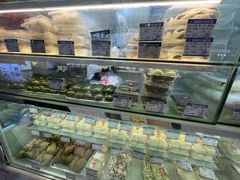 -白玉兰食品甜凤店(合生汇店)