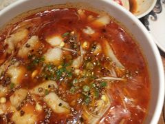 -渝是乎酸菜鱼(龙旗购物中心店)