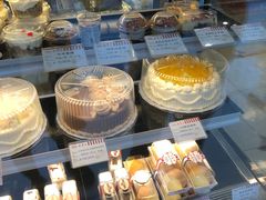 -红宝石·鲜奶小方·海派西点房(南丹店)