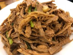 笋干烧肉-山水人家