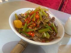 -独一佳老胡湘菜馆(矿山路店)