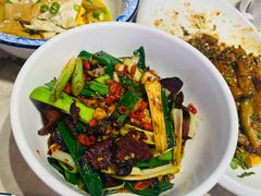大蒜辣椒炒腊牛肉-味上湘菜馆(阿波罗店)