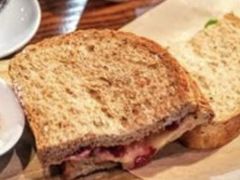 培根三明治-Guu with Garlic(Robson)