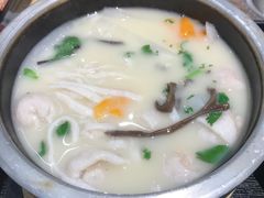 石锅孖宝-渔米丰·广府鱼汤米线(光明广场店)