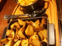 -恰餐厅及酒吧 CHAR Bar & Grill (北京丽都皇冠假日店)