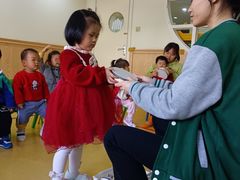 -哲学苑亲子园·早教婴儿托育·婴儿游泳(颐龙湾店)