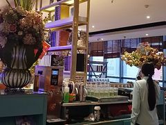 -豪客嘉族·麦尼顿西餐厅(乐福天下店)