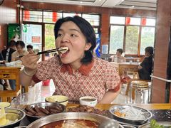 -黄利砖万峰林布依特色酸笋牛肉馆