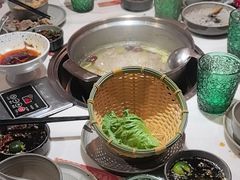 -喃喃椰·糟粕醋·椰子鸡火锅(七堡花园店)