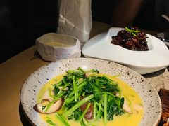 奶油菠菜-穹六人间 people 6(岳阳路店)