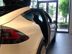 -TESLA 特斯拉(上海太古汇体验店)