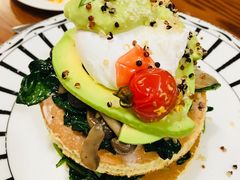 三文鱼水波蛋松饼-AFS Cafe & Canteen(闽江二路店)