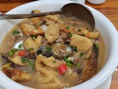 黄焖山塘鱼-始兴县农家小院餐馆