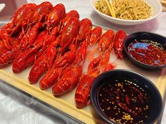 -肥肥虾庄·金牌油焖大虾(首义路店)